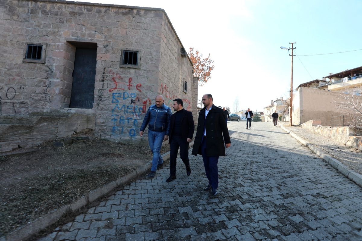 Belediye Başkanı Arı Sümer Mahallesinde incelemelerde bulundu