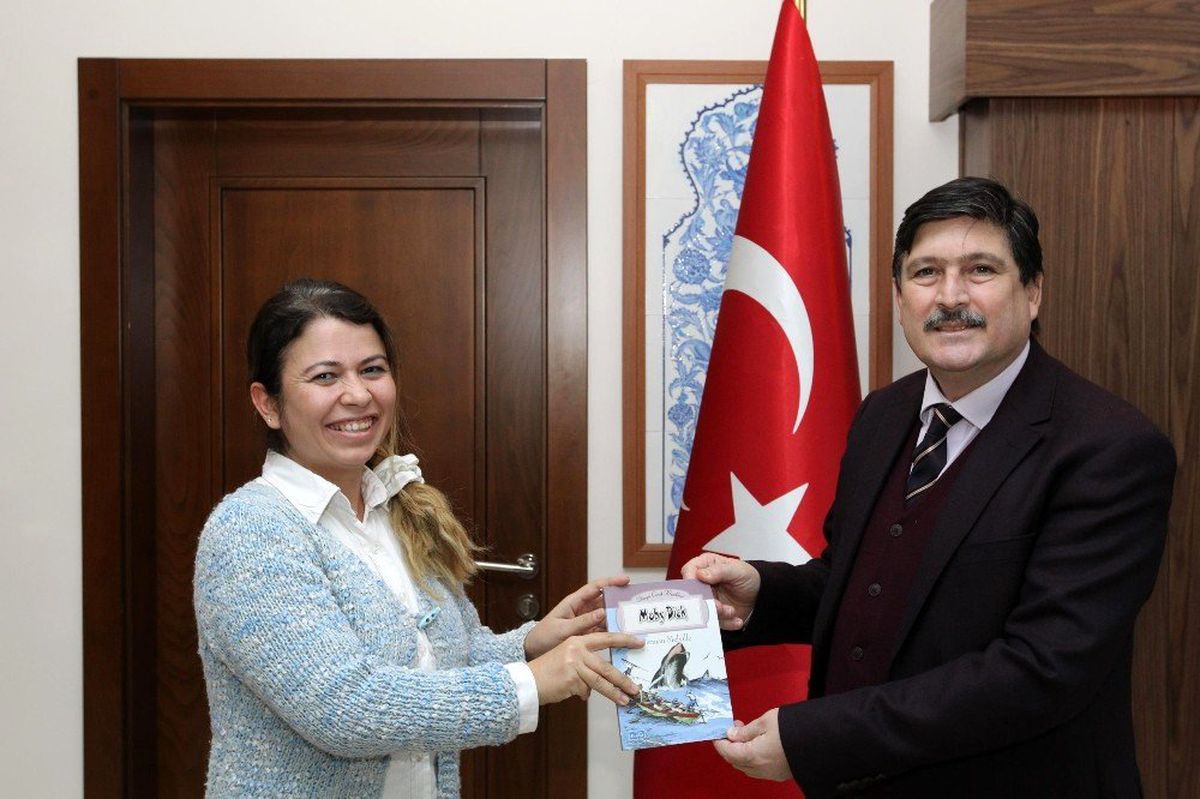 BEÜ\'de \'Rektör Amca\' kitap kampanyası