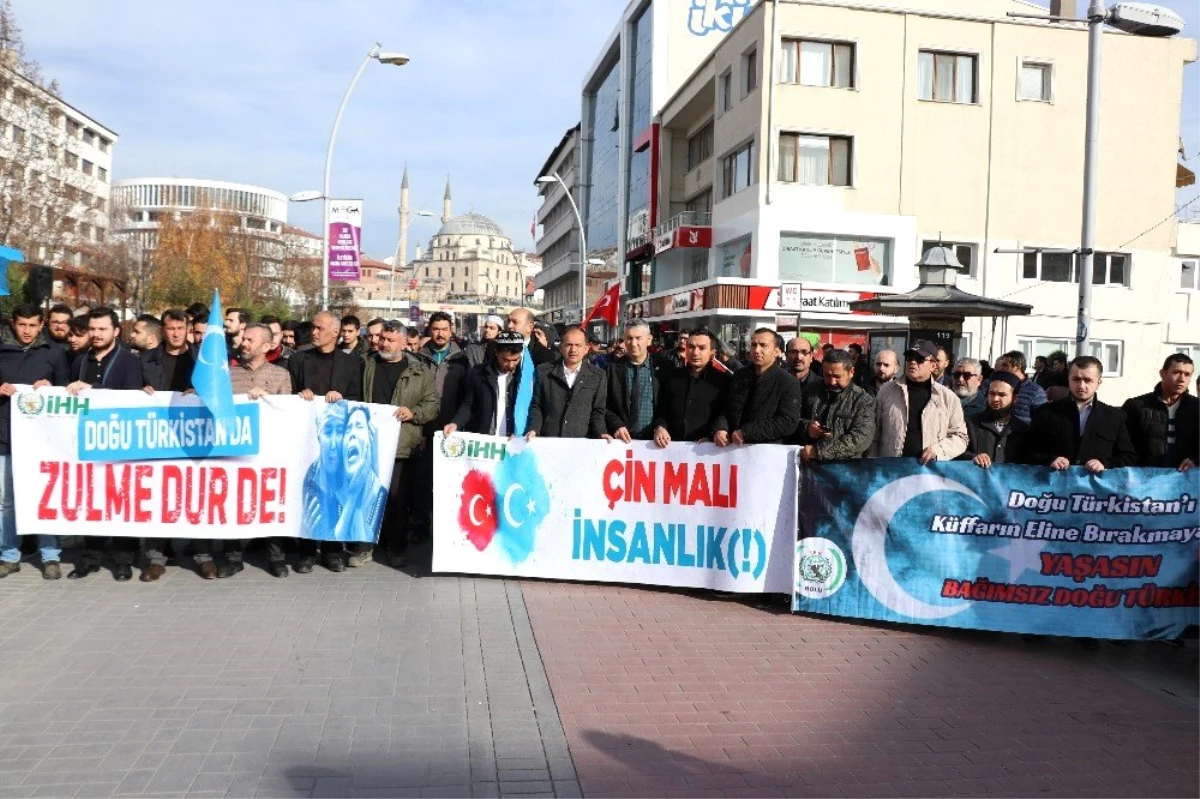 Bolu\'da yüzlerce kişi Çin\'i protesto etti