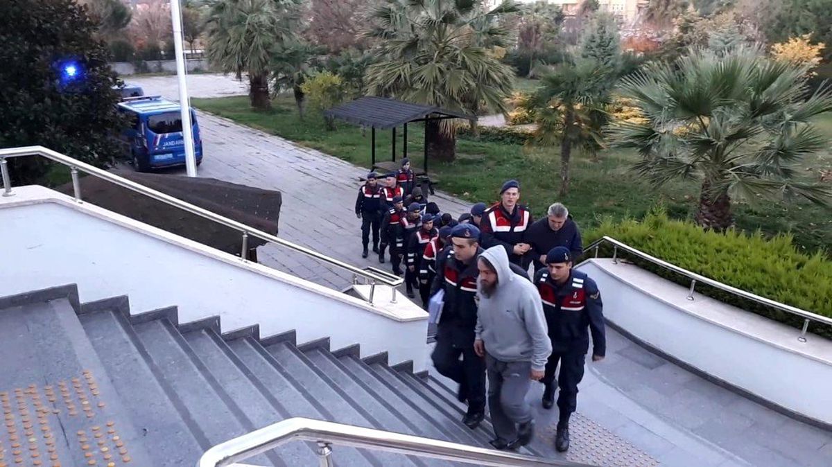 Bursa\'da kaçak define avcılarına operasyon: 13 gözaltı
