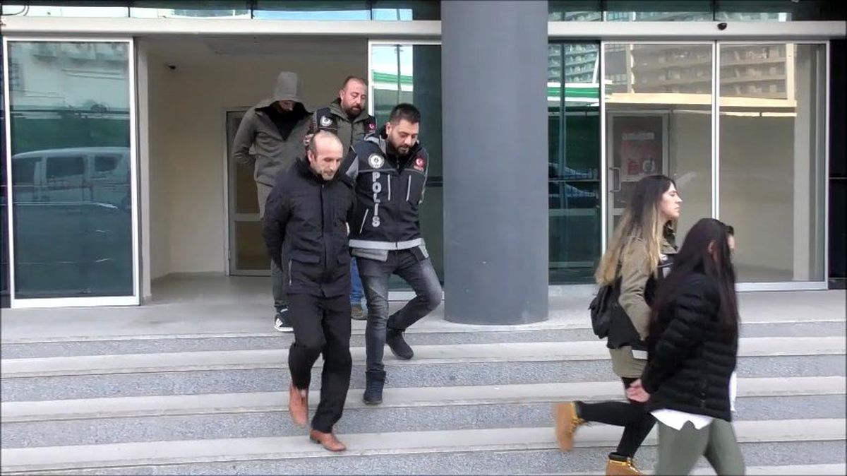 Bursa\'da uyuşturucu operasyonu: 5 şüpheli adliyede