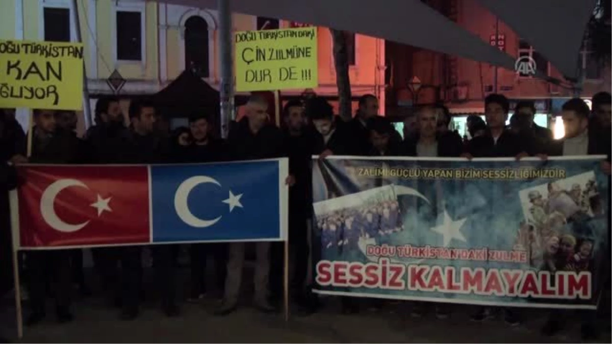 Çin\'in Doğu Türkistan politikaları protesto edildi