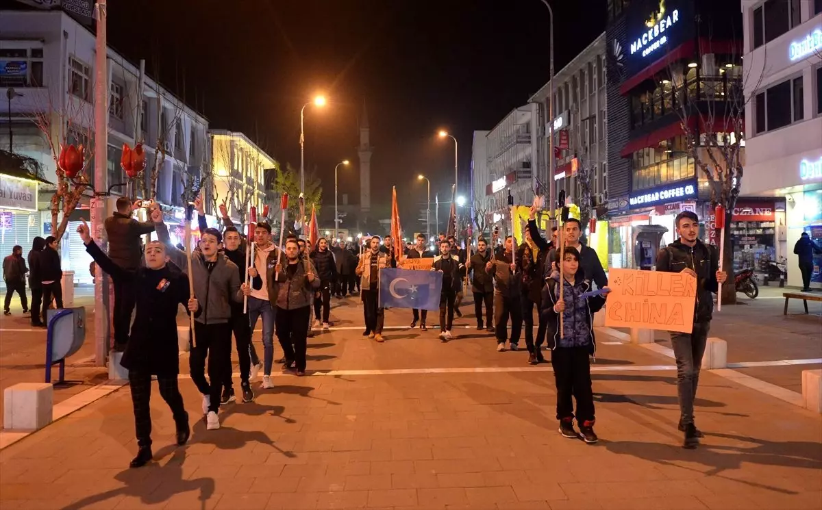 Çin\'in Doğu Türkistan politikaları protesto edildi