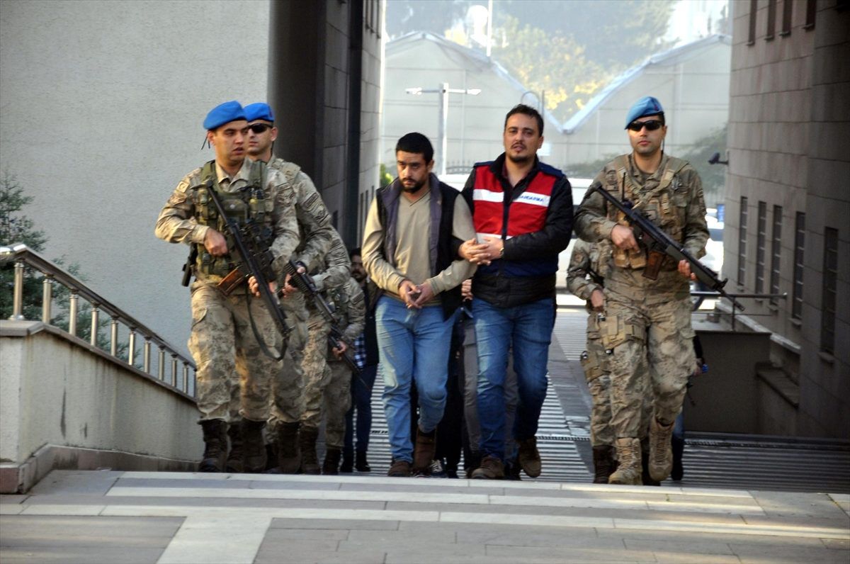 DEAŞ\'ın sözde üst düzey emir ve savaşçısı 6 şüpheliden 4\'ü tutuklandı