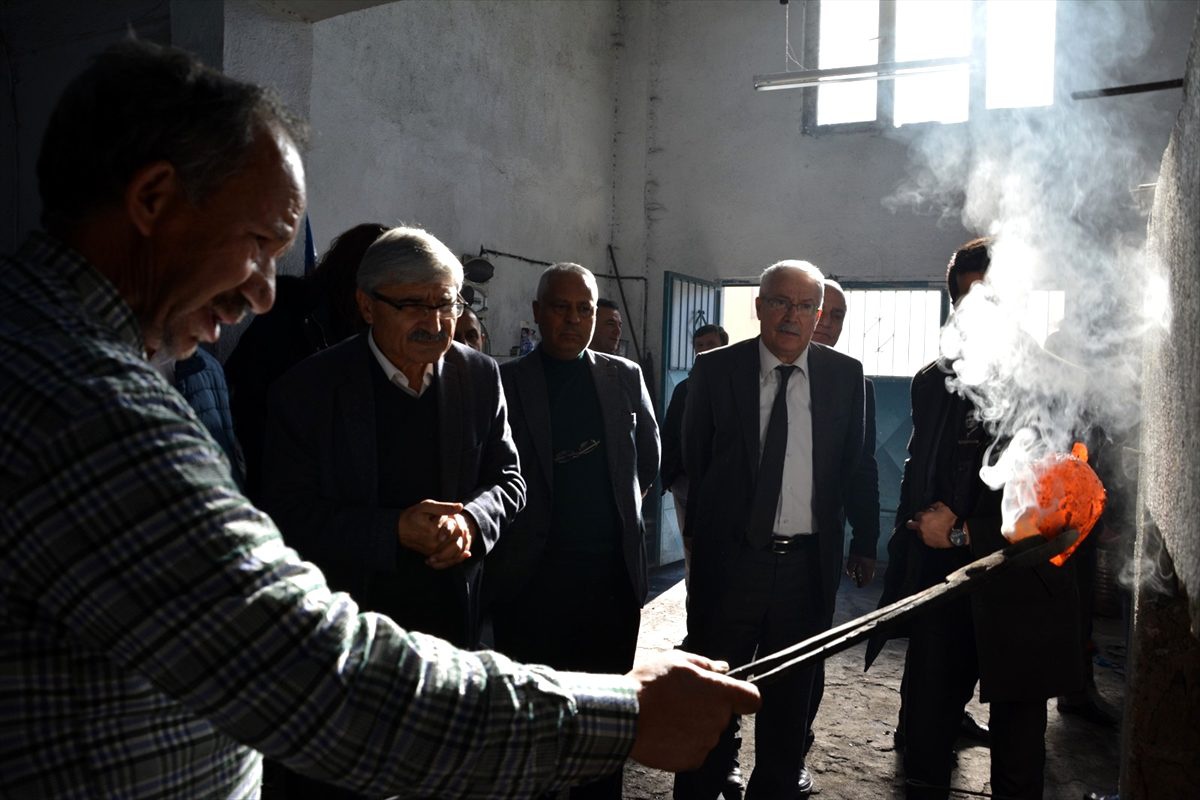 Demirci\'de unutulmaya yüz tutmuş meslekler desteklenecek