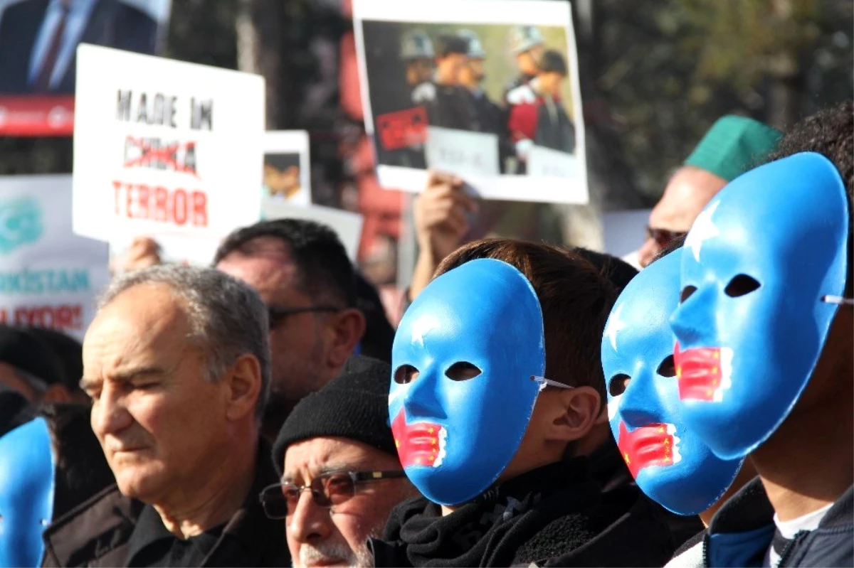 Doğu Türkistan\'daki zulümlere kınama, Çin mallarına boykot çağrısı