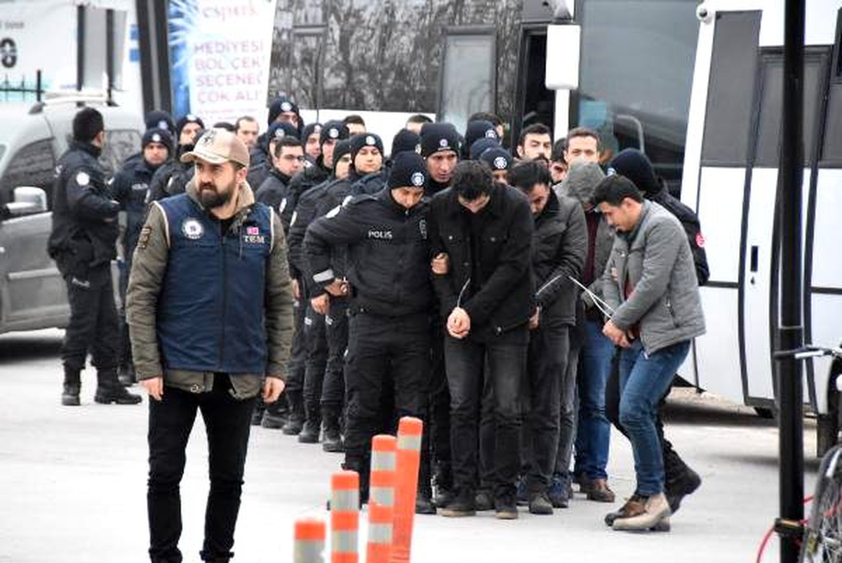 Eskişehir\'de 22 FETÖ şüphesi adliyeye sevk edildi