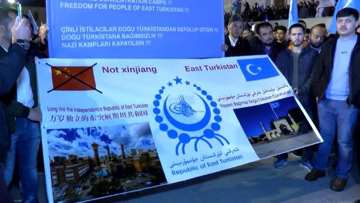 Fatih\'te Doğu Türkistanlılar için "sessiz çığlık" yürüyüşü yapıldı