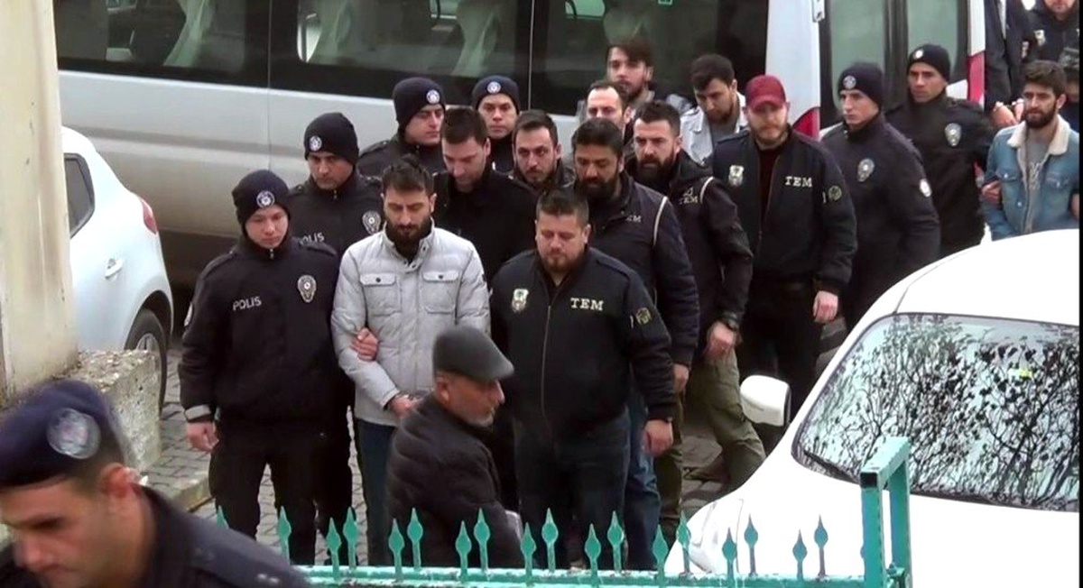 FETÖ\'nün askeri mahrem yapılanmasına yönelik operasyonda 9 zanlıdan 8\'i tutuklandı