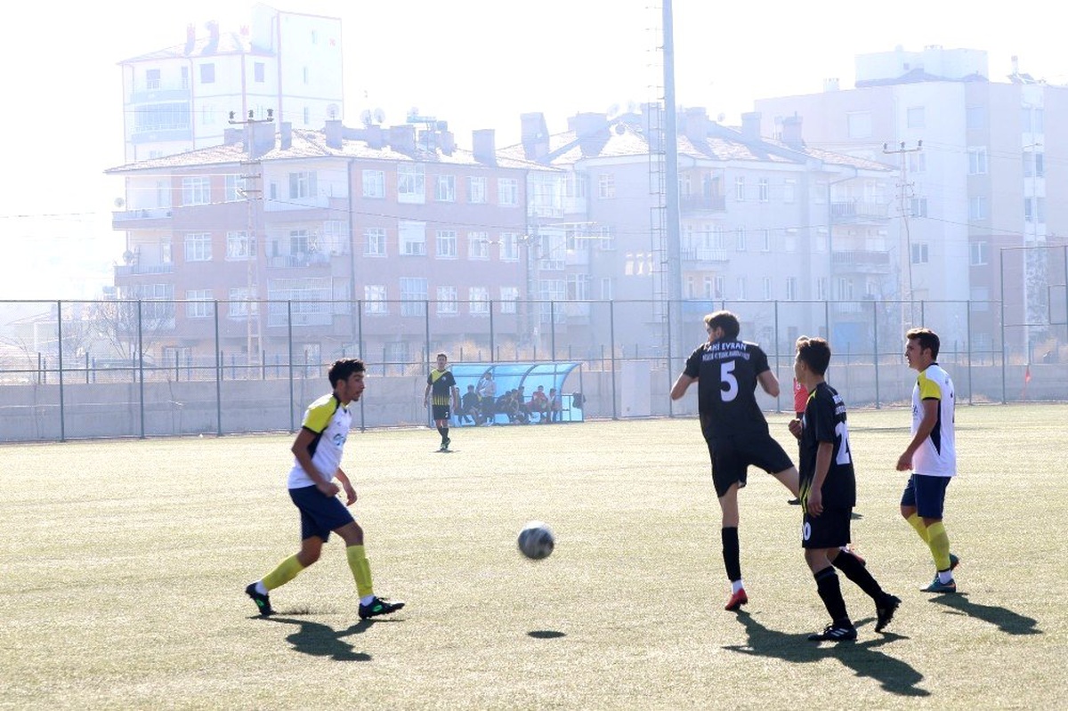 Futbolun kalbi okul sporlarında atıyor