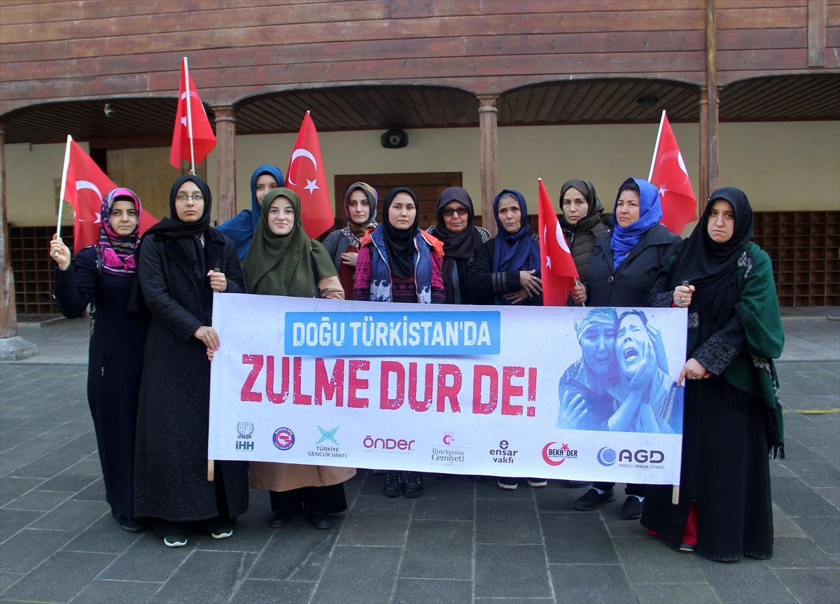 İHH\'den Doğu Türkistan için "Sessiz Çığlık" eylemi