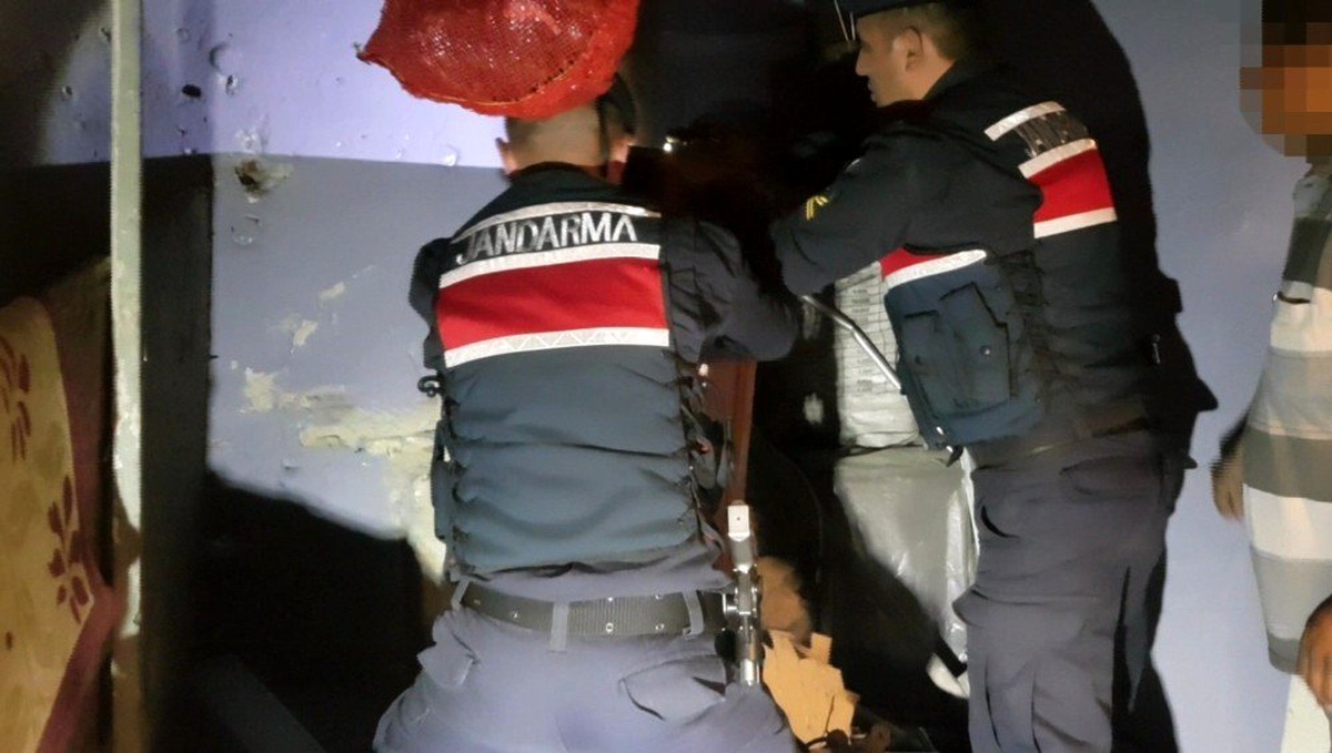 Jandarmadan hırsızlık çetesine gece yarısı baskını