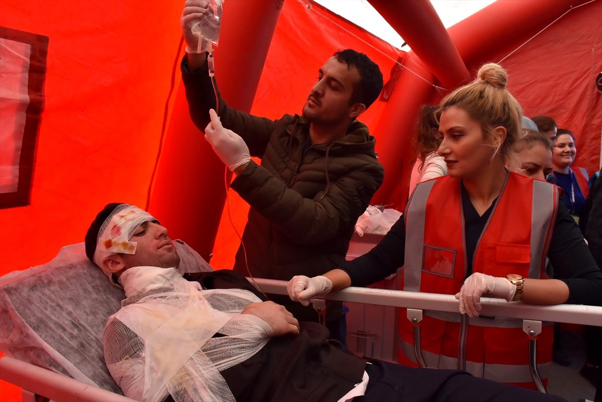 Kars\'ta 200 personelle trafik kazası tatbikatı yapıldı