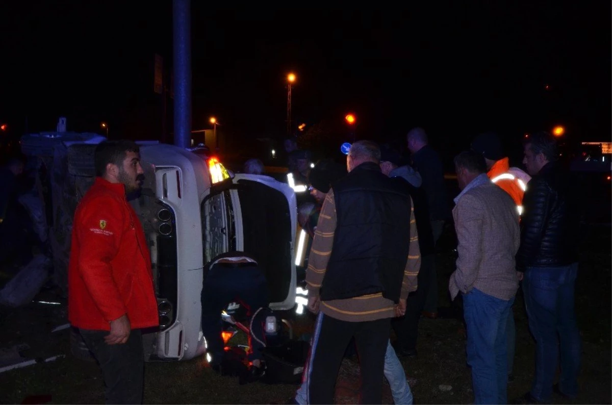 Kozan\'da Trafik Kazası 1 Ölü 4 Yaralı