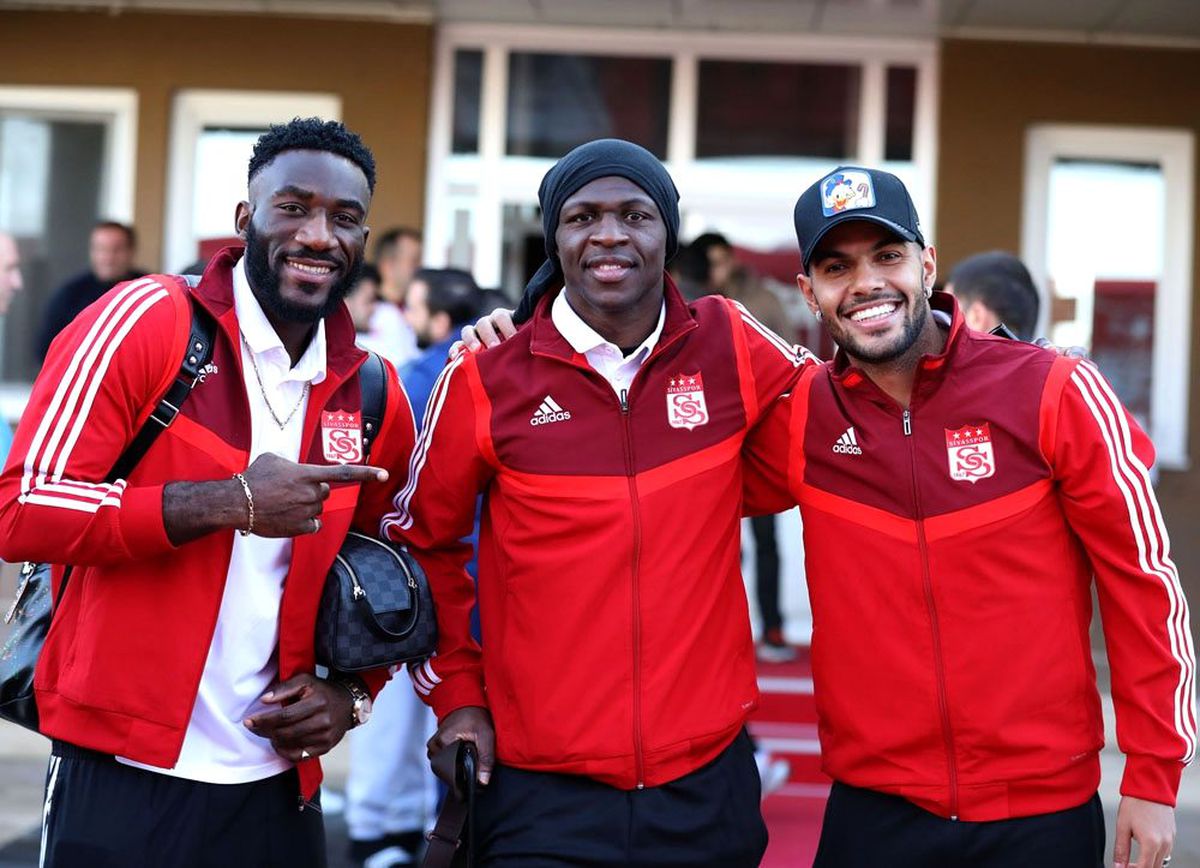 Lider Sivasspor, Ankara\'ya gitti