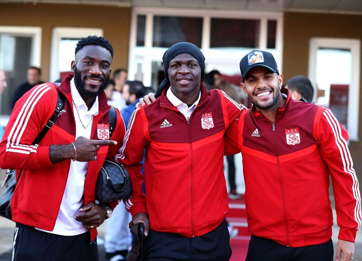 Lider Sivasspor, Ankara\'ya gitti