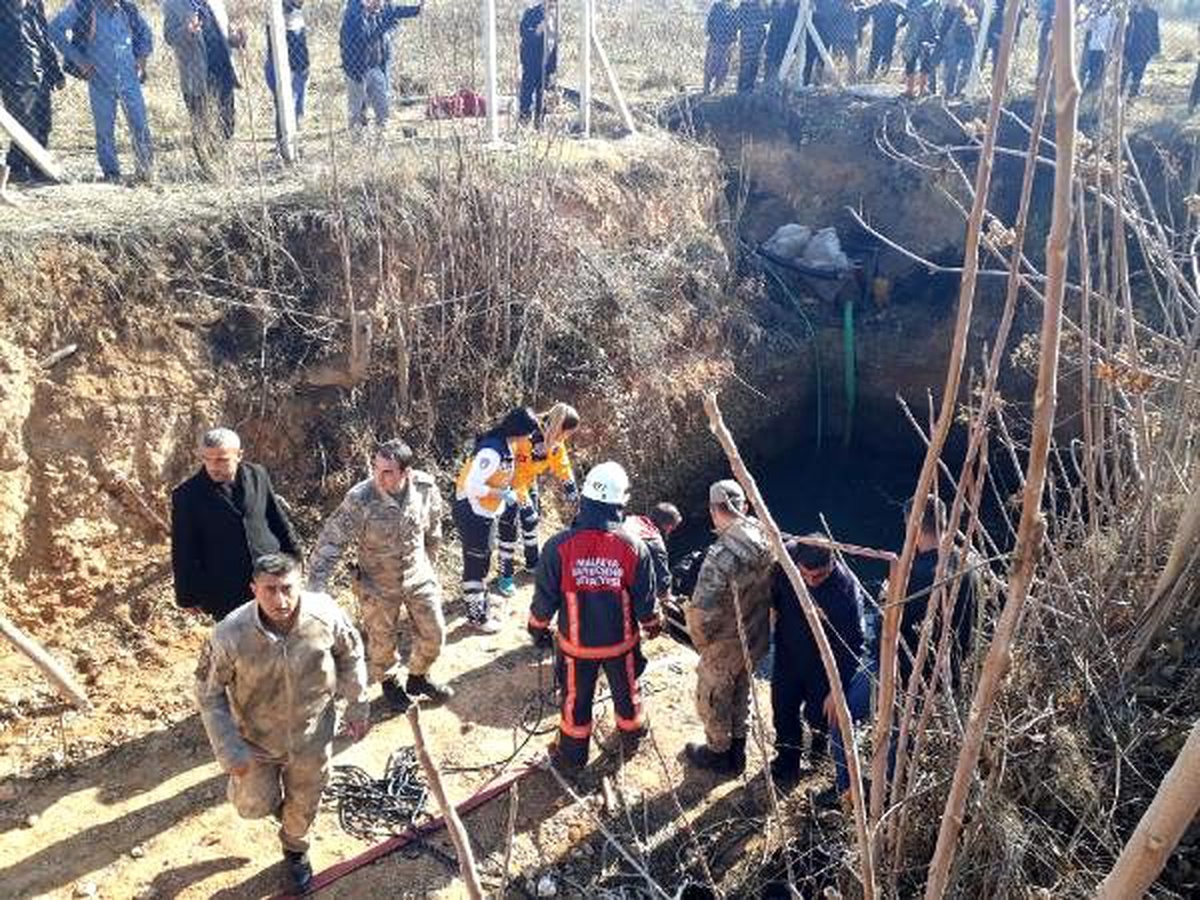 Oynadığı sulama kuyusuna düşen Menderes, boğuldu