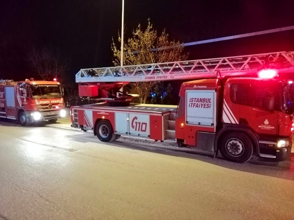 (Özel) İstanbul\'da soğuk hava deposunda zehirli gaz paniği
