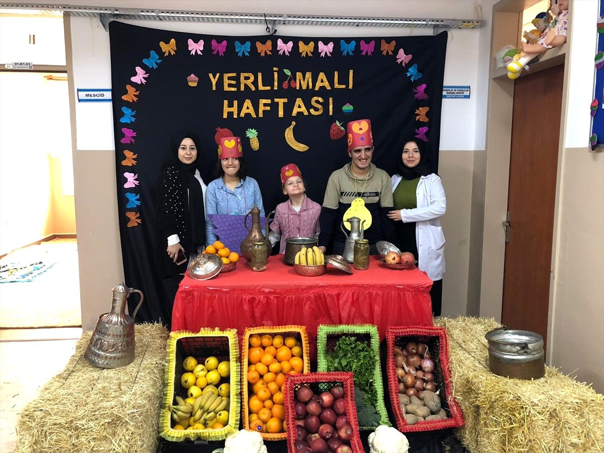 Özel öğrencilerden "Tutum Yatırım ve Türk Malları Haftası" etkinliği