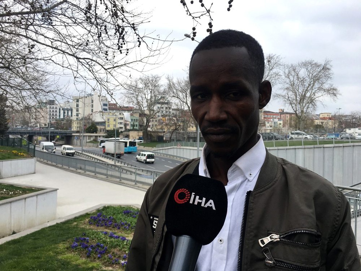Senegalli turiste hakaret eden taksiciye para cezası