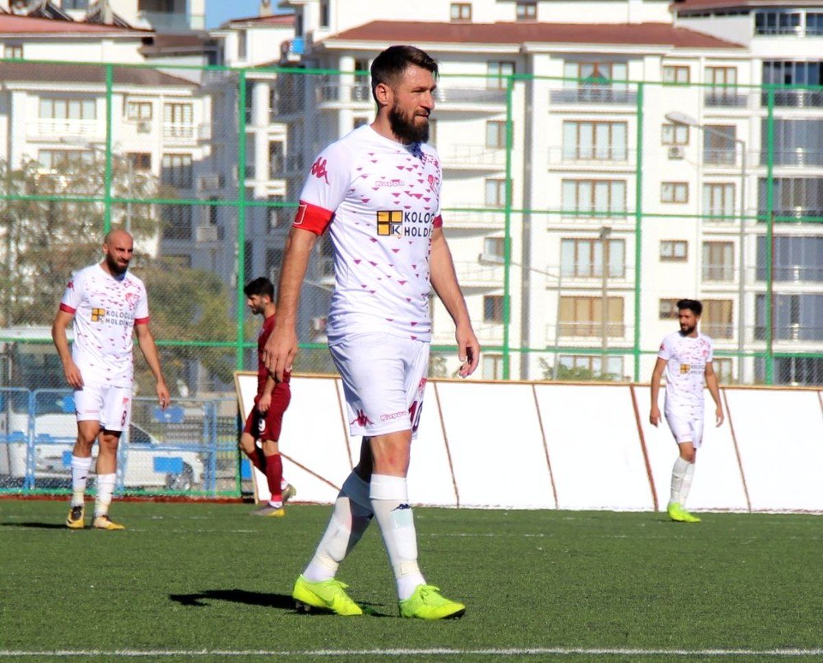 Serdar Özbayraktar, futbolu bıraktı