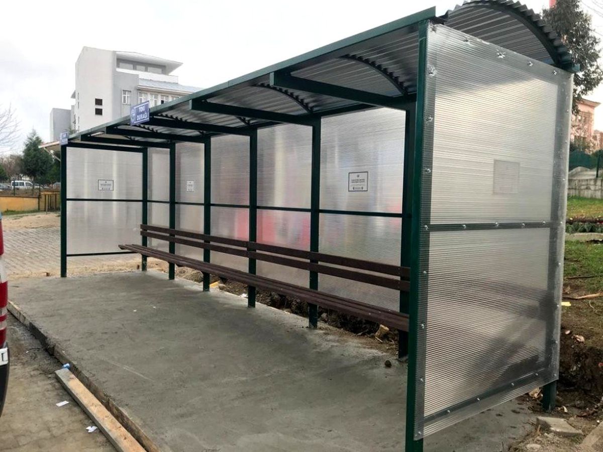 Sinop Belediyesi durakları yeniliyor