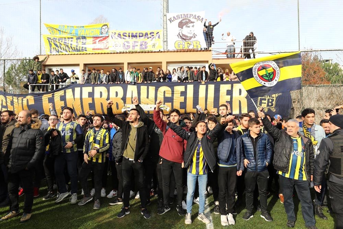 Taraftarlardan Fenerbahçe\'ye moral