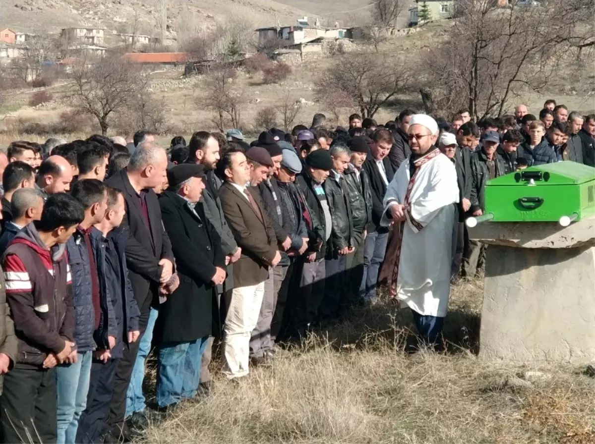 Tarım aracıyla kaza yapan genç son yolculuğuna uğurlandı