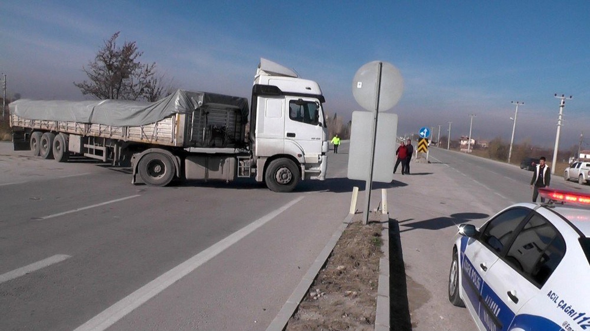 Tırın çarptığı yaşlı kadın hayatını kaybetti