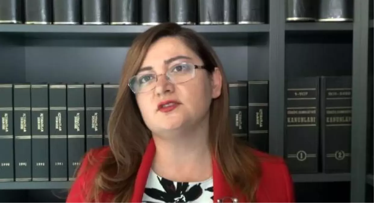 Uçakta olay çıkaran kadının avukatı: Cezaevinden hastaneye sevkedildi