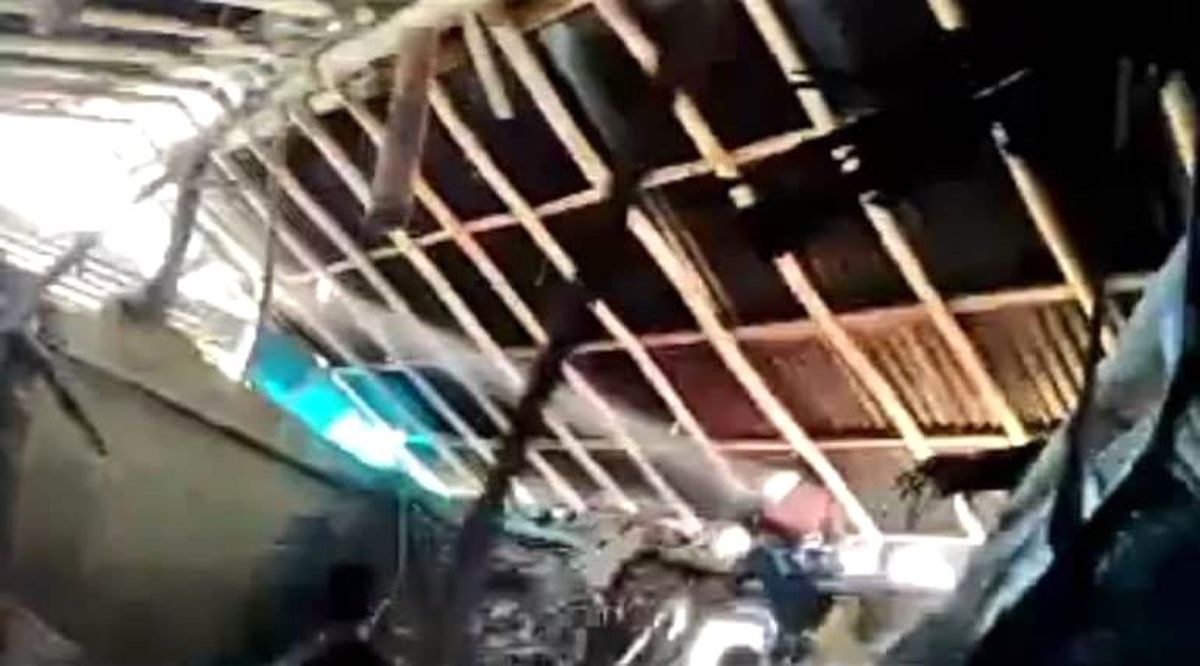 Van\'da çöken ahırın altında kalan 22 küçükbaş hayvan kurtarıldı