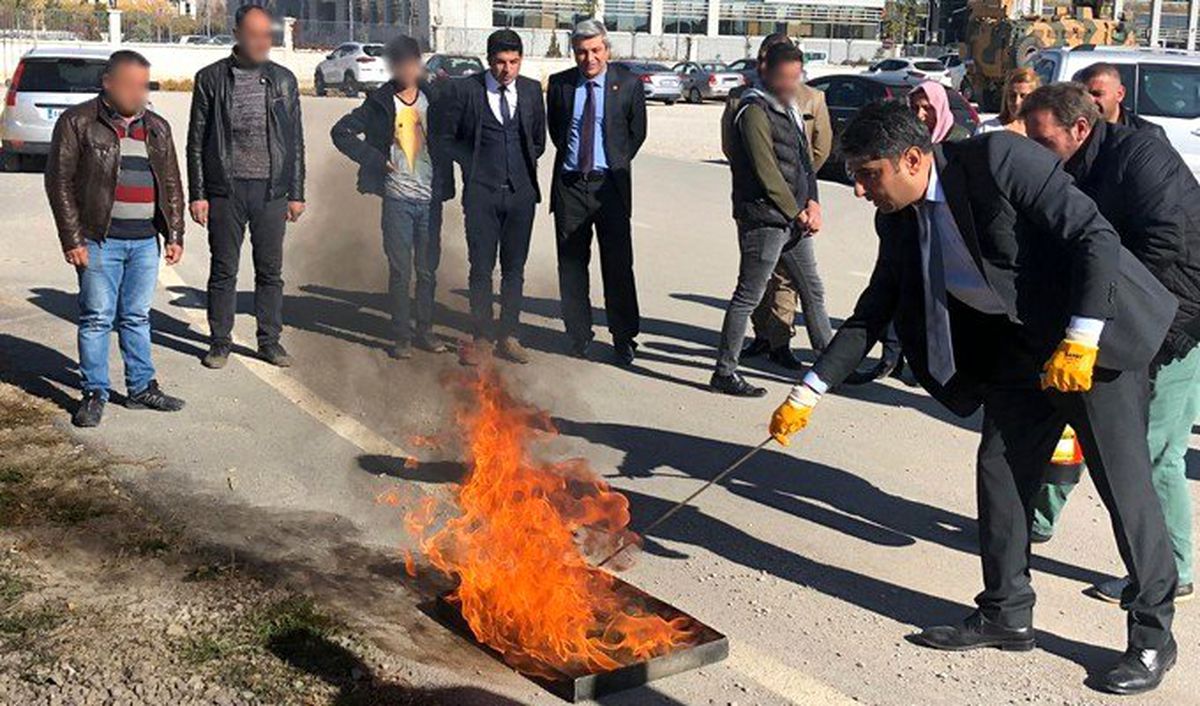 Van\'da yükümlülere yangın kursu