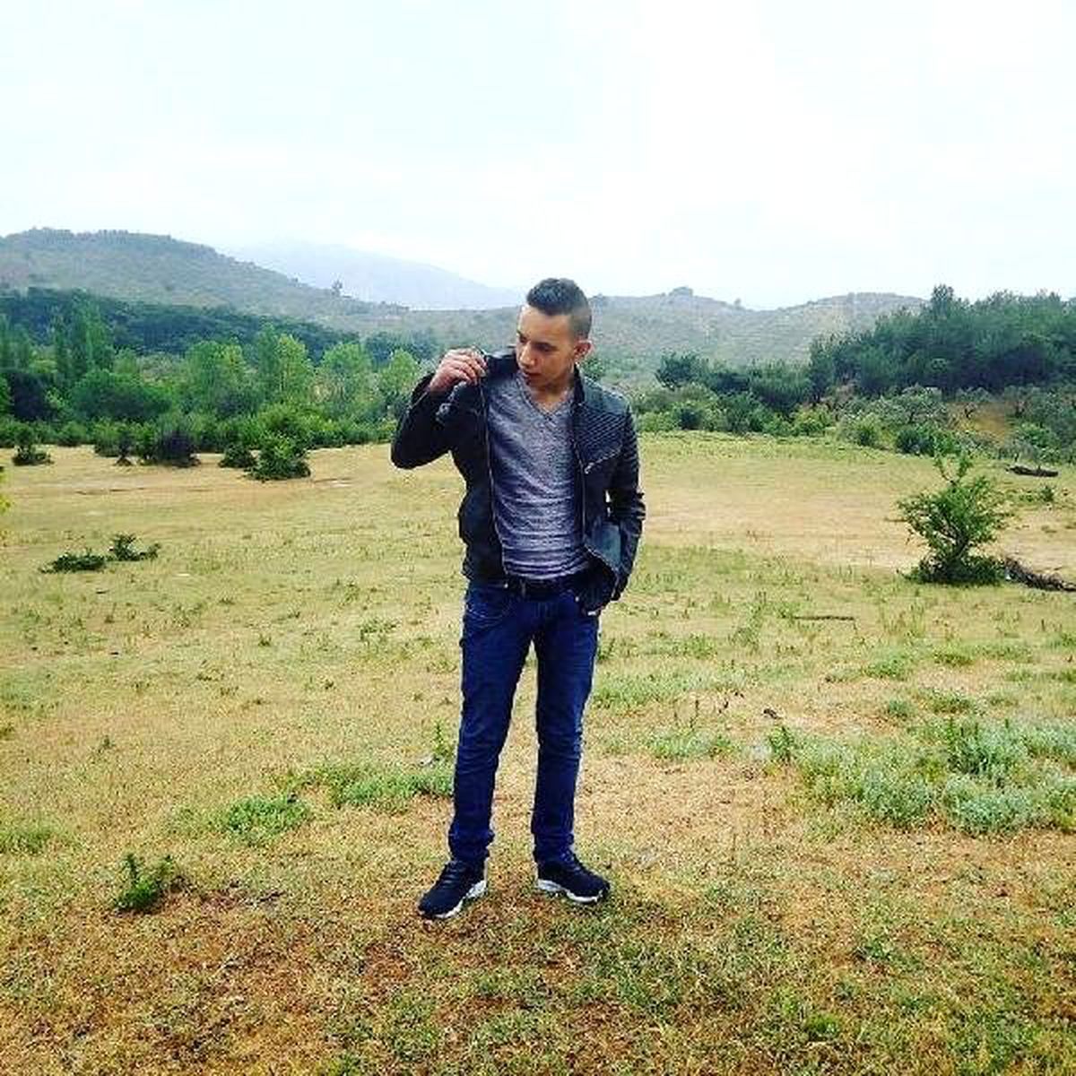 Başka erkekle ilişki yaşayan annesini başına demir çubukla vurarak öldürdü