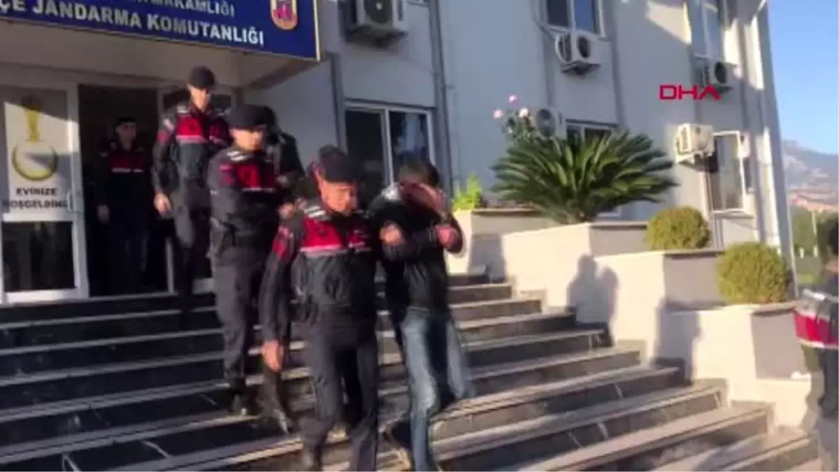 Antalya motosiklet hırsızları jandarmadan kaçamadı