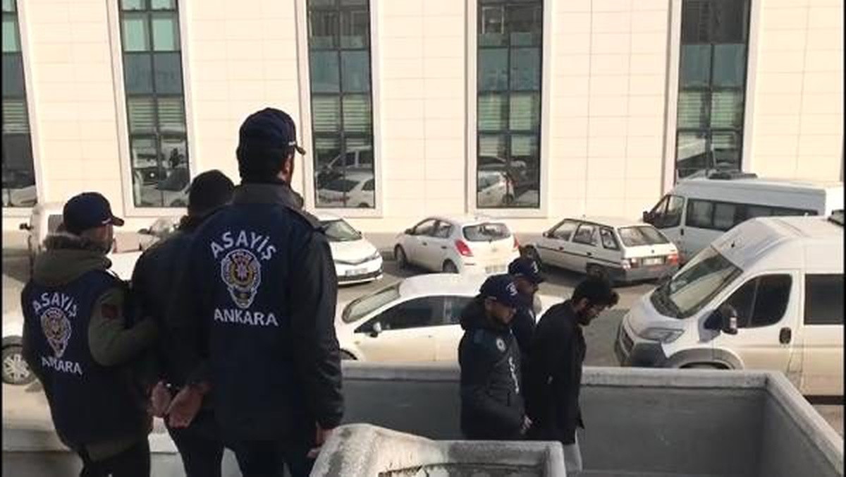 Arazi satma vaadiyle 40 milyon TL\'lik vurgun yapmışlar