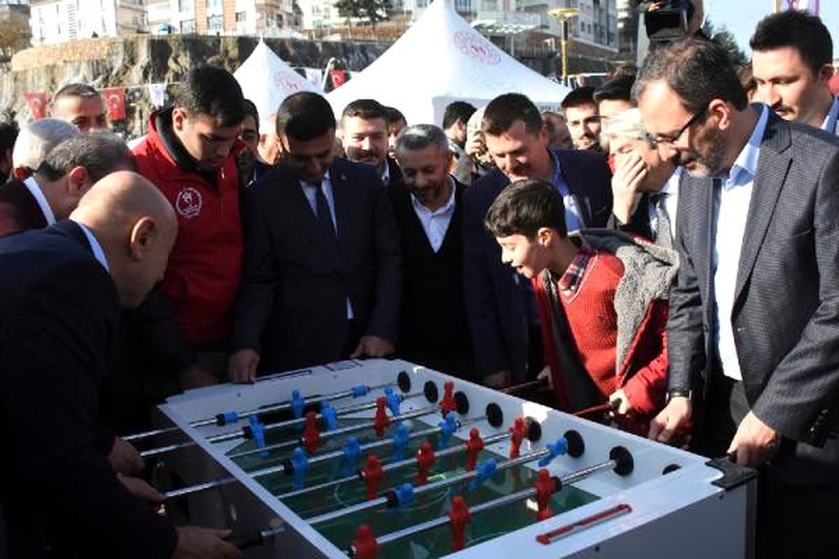 Bakan Kasapoğlu, "Sosyal Medyadan Sosyal Meydana" etkinliğine katıldı
