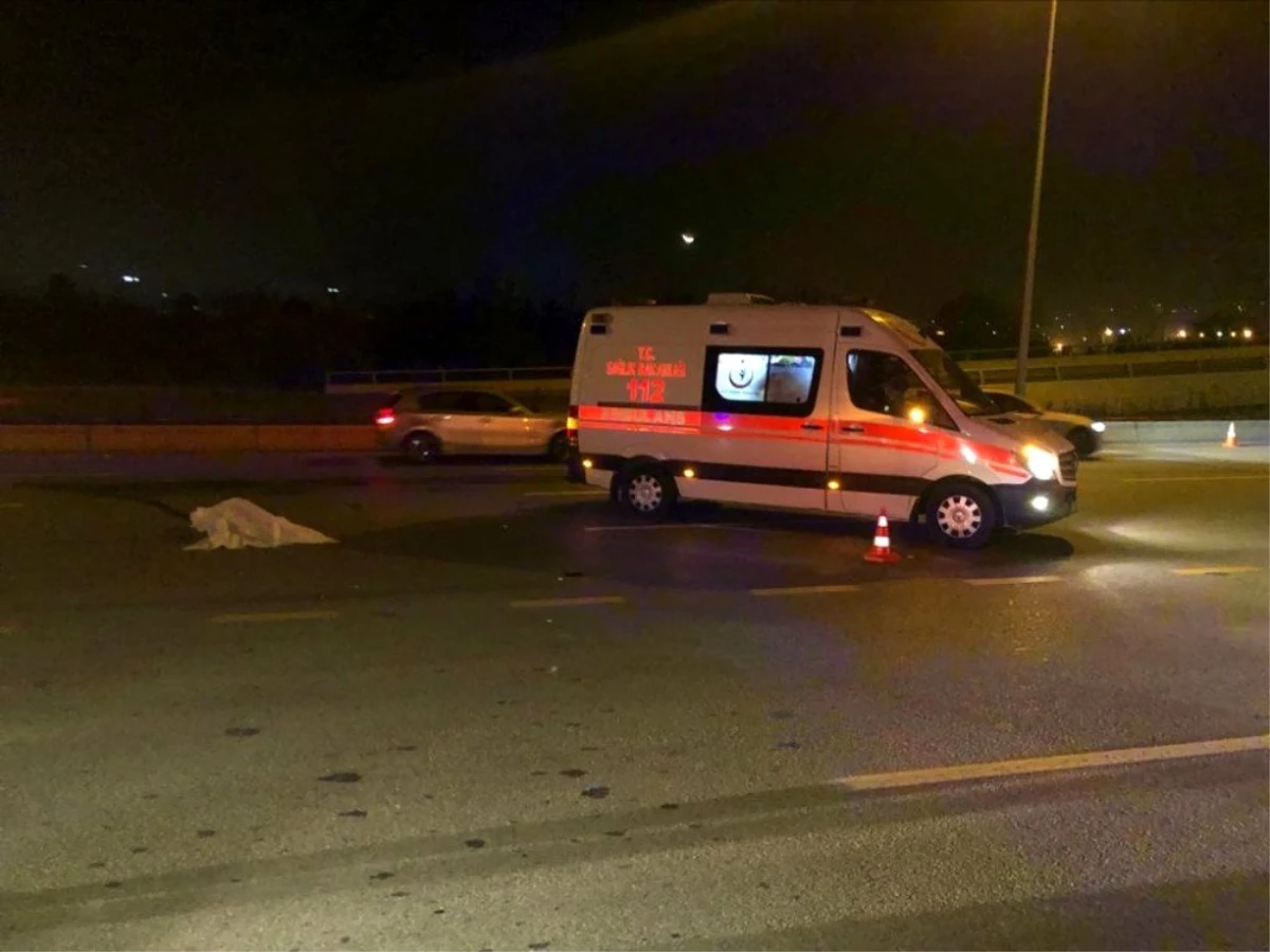 Başkent\'te yolun karşısına geçmeye çalışan yayaya otomobil çarptı: 1 ölü