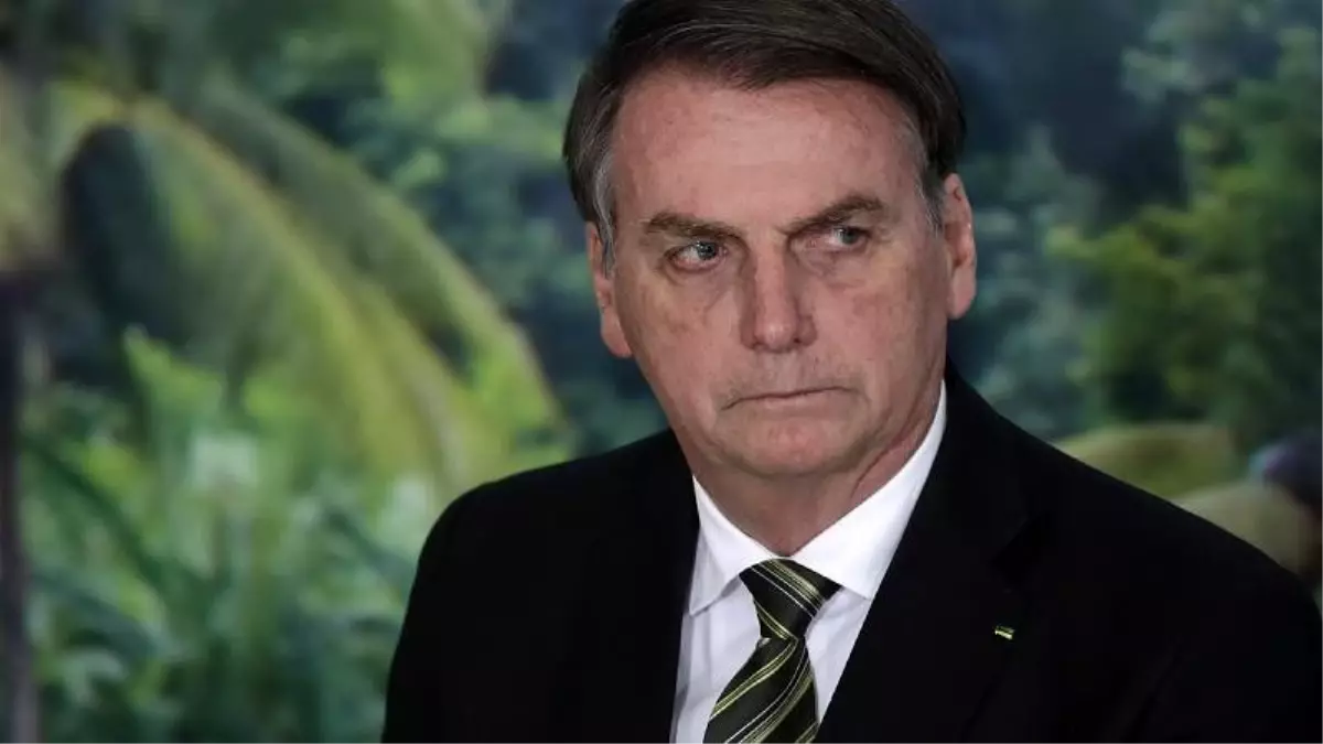 Brezilyalı lider Bolsonaro\'dan gazeteciye homofobik yanıt: \'Sende eş cinsel yüzü var\'