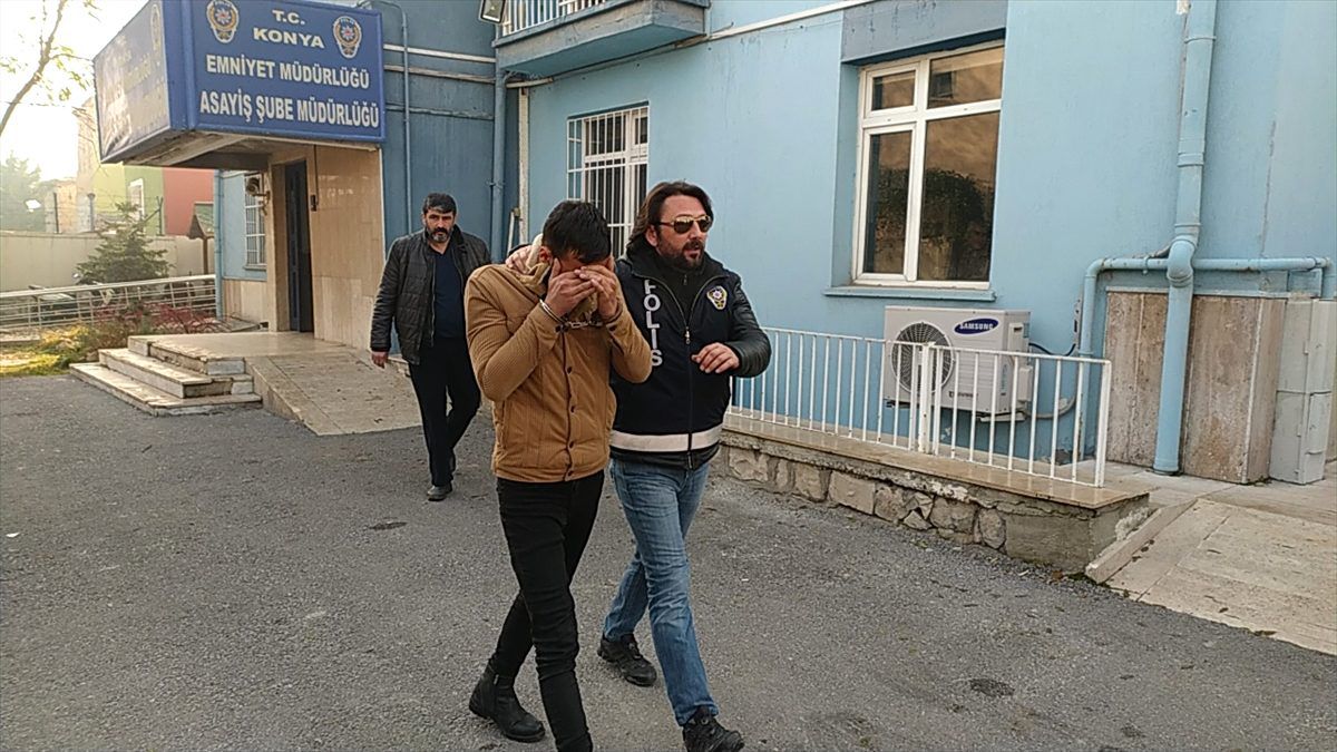 Çaldığı çelik kasayı ayağına düşürmüş
