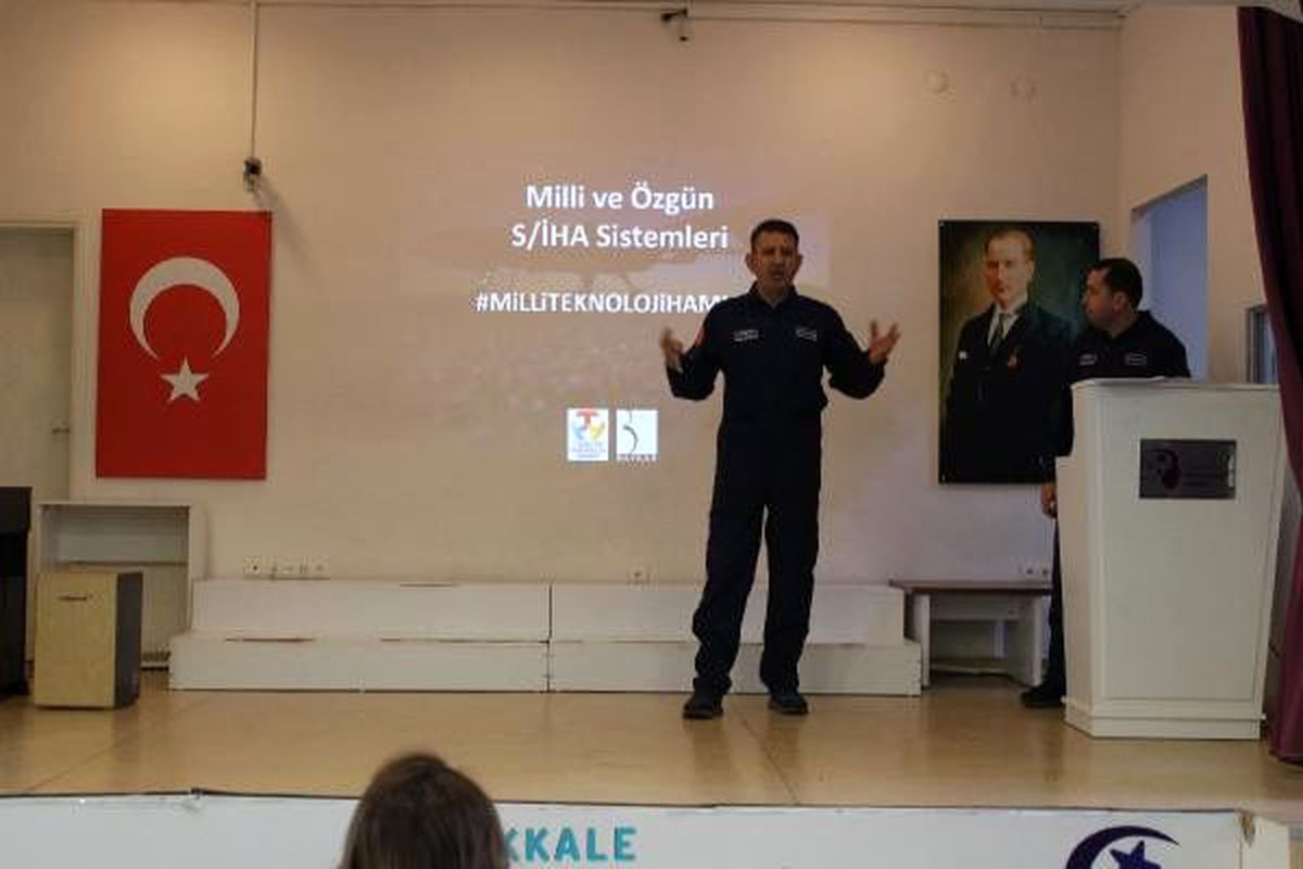Çanakkale\'de öğrenciler İHA\'lar hakkında bilgilendirildi