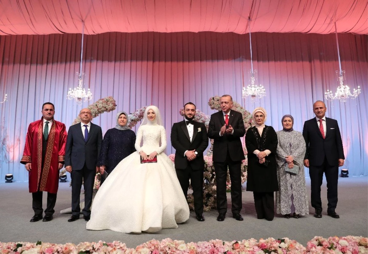 Cumhurbaşkanı Erdoğan, Bakan Turhan\'ın oğlunun nikah şahidi oldu