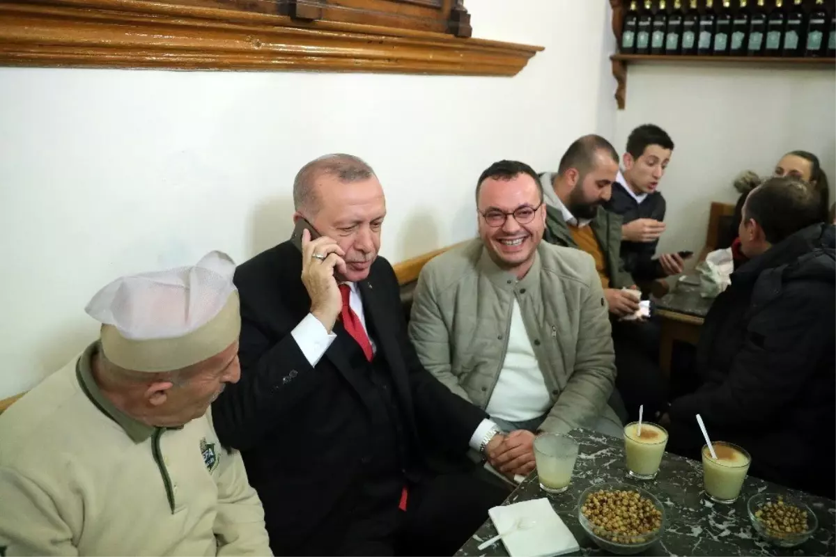 Cumhurbaşkanı Erdoğan, Fatih\'te bozacıda vatandaşlarla sohbet etti