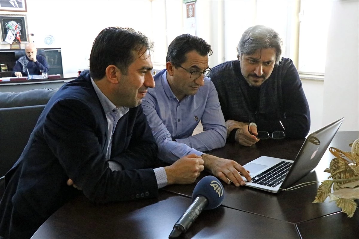 Erciyes Üniversitesi öğretim üyeleri, AA\'nın "Yılın Fotoğrafları" oylamasına katıldı
