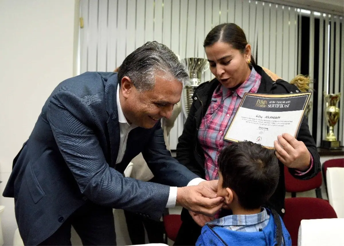 Evinin ustası kadınlar sertifikalarını aldı