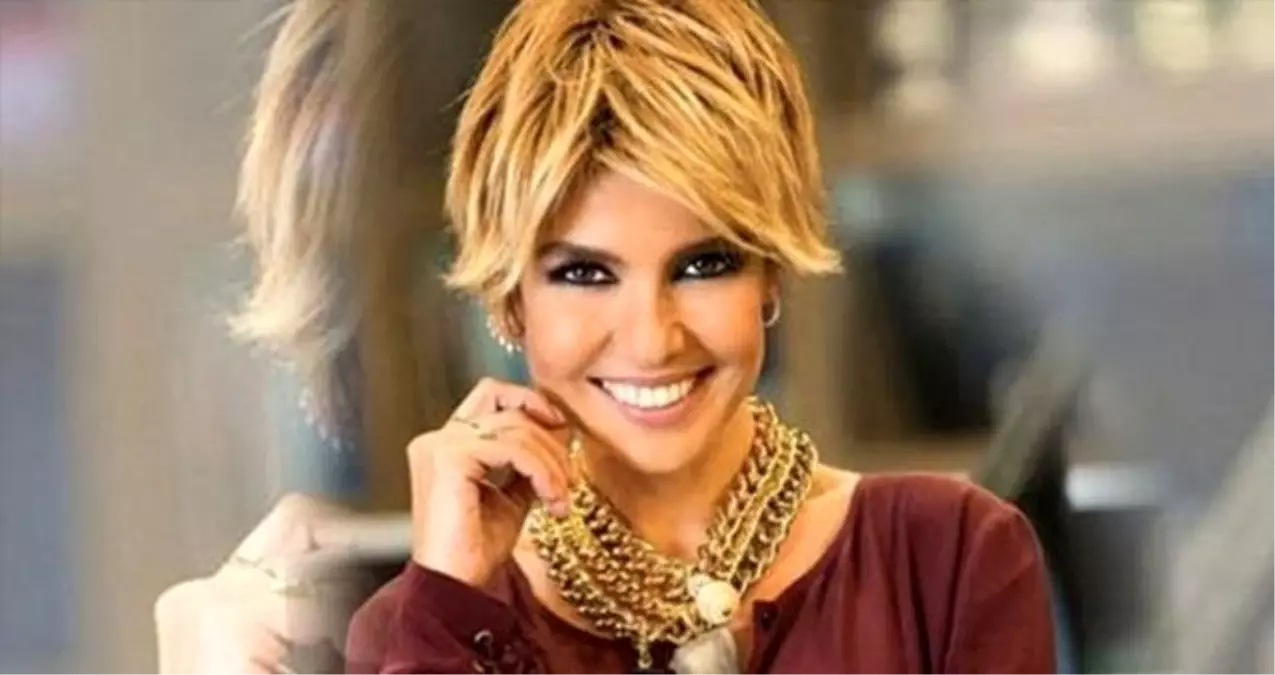 Gülben Ergen\'den bacak dekolteli poz! Sosyal medyayı salladı