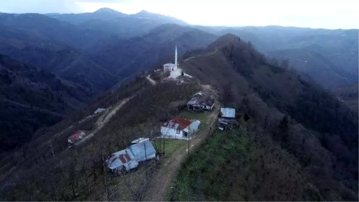 Karadeniz\'de kış geldi, köyler boşaldı