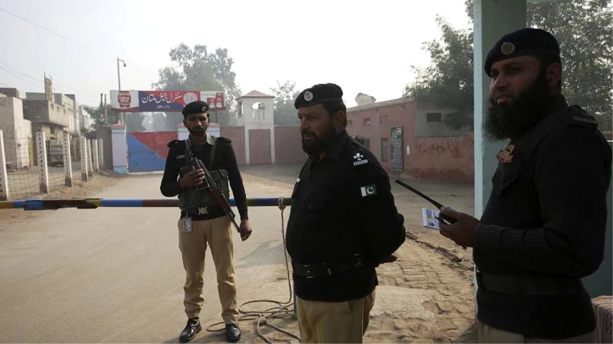 Pakistanlı Müslüman öğretim üyesi dine hakaret suçundan dolayı ölüm cezasına çarptırıldı