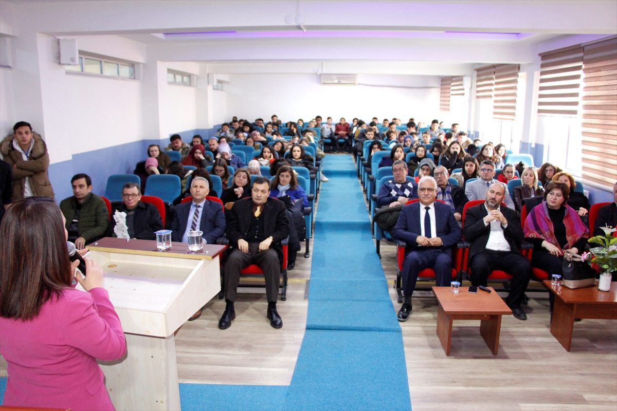 Pazaryeri İlçe Belediye Başkanı Zekiye Tekin, Kariyer Günleri\'ne katıldı