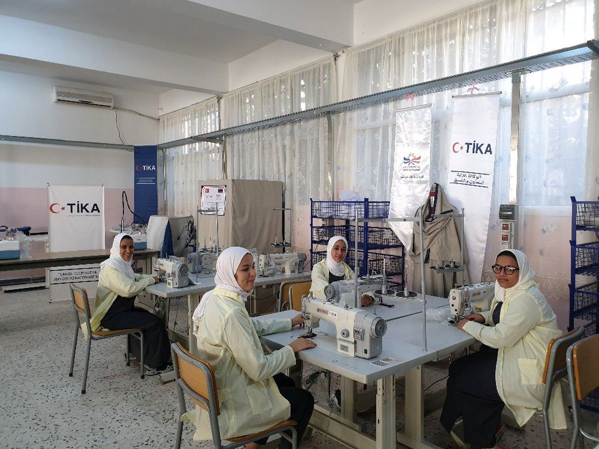 TİKA\'dan Al-Nahda Kız Meslek Enstitüsünün tekstil bölümüne destek
