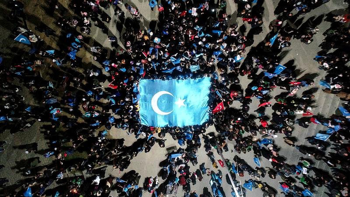 Türkiye\'de binlerce kişi, Doğu Türkistan için yürüdü